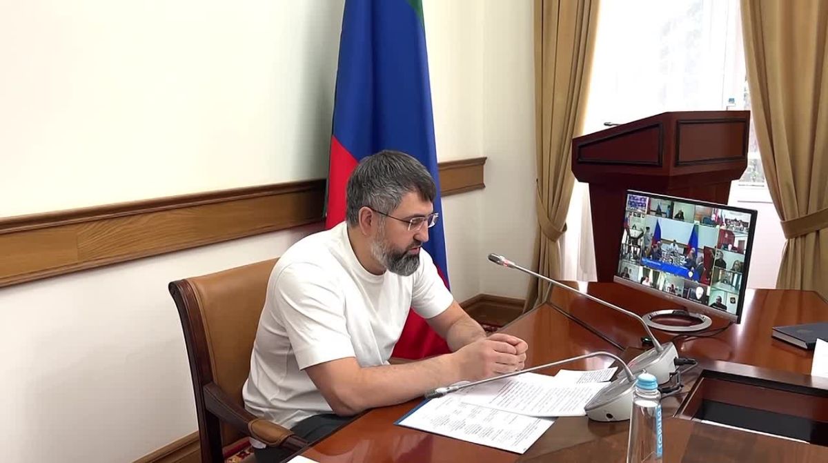 Премьер-министр Дагестана Магомед Рамазанов представил нового врио вице-премьера Магомеда Чиркиева — указ о назначении подписал врио главы республики Фёдор Щукин