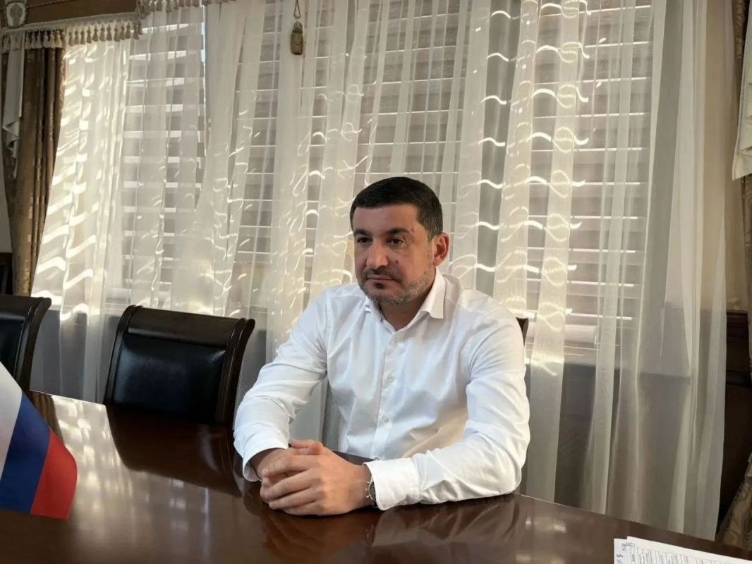 Депутаты НС РД Хантемир Султанов и Марат Мирзеханов встретились с главой Дербентского района Эльманом Аллахвердиевым Депутаты НС РД Хантемир Султанов и Марат Мирзеханов встретились с главой Дербентского района Эльманом Аллахвердиевым
