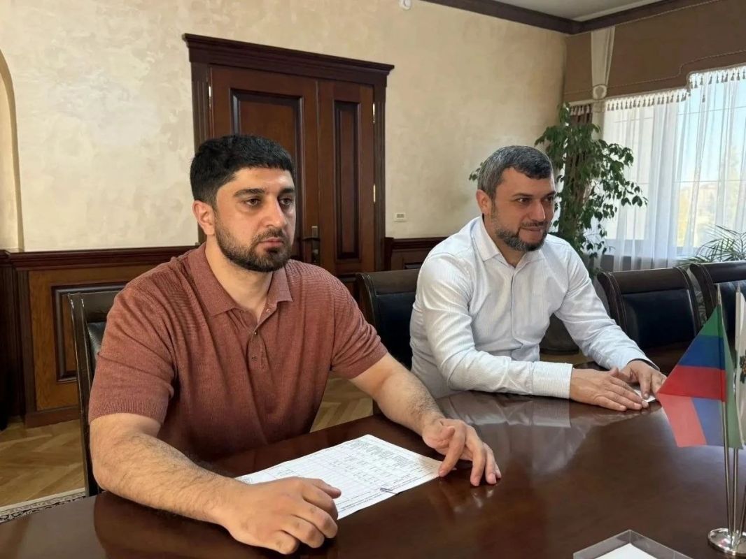 Депутаты НС РД Хантемир Султанов и Марат Мирзеханов встретились с главой Дербентского района Эльманом Аллахвердиевым