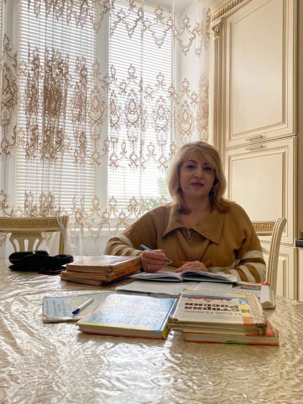 «Чтобы быть хорошим преподавателем, нужно любить то, что преподаешь, и любить тех, кому преподаешь.»- В. Ключевский…
