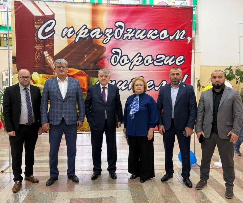Председатель Комитета НС РД по здравоохранению, труду и социальной политике Ильяс Мамаев принял участие в праздничном мероприятии, посвященном Дню учителя, которое прошло в Доме детского творчества г. Буйнакска Председатель Комитета НС РД по здравоохранению, труду и социальной политике Ильяс Мамаев принял участие в праздничном мероприятии, посвященном Дню учителя, которое прошло в Доме детского творчества г. Буйнакска