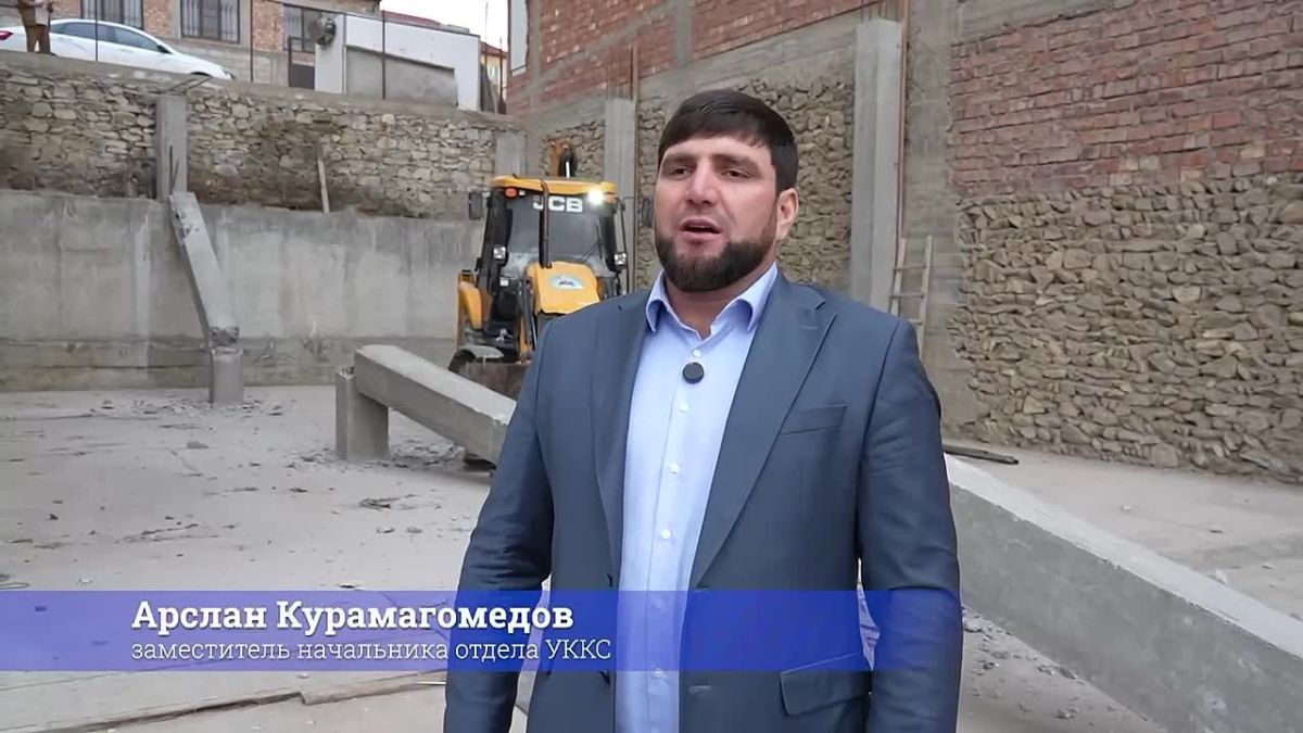 В Махачкале проводят снос капитального строения на проспекте Амет-Хана Султана