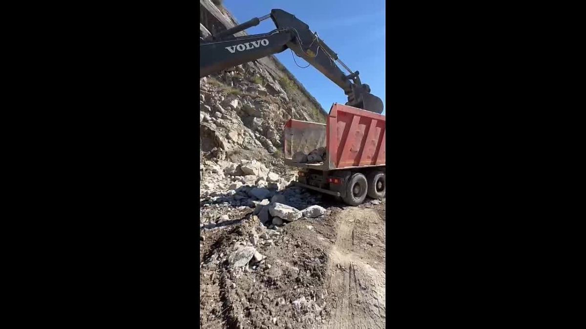 На «Красном мосту» приступили к демонтажу железобетонных плит