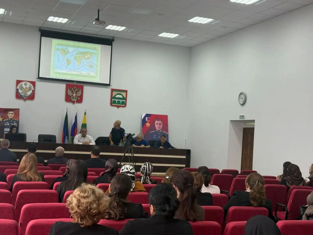 Специалисты учебно-методического центра МЧС Дагестана провели занятия по гражданской обороне Специалисты учебно-методического центра МЧС Дагестана провели занятия по гражданской обороне
