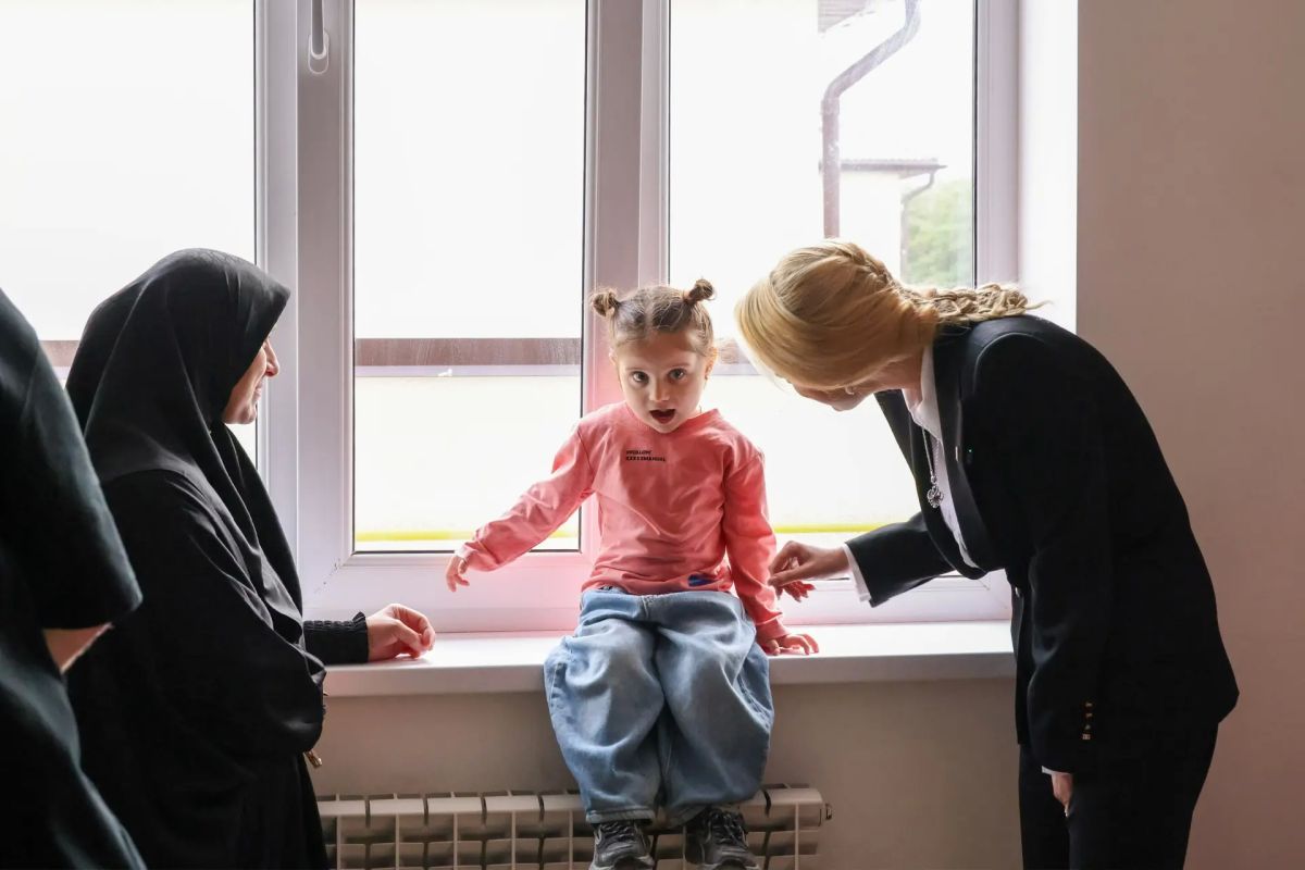 В Республике Дагестан выдали ключи от новых домов 52 семьям, пострадавшим от паводков В Республике Дагестан выдали ключи от новых домов 52 семьям, пострадавшим от паводков