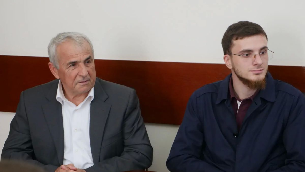 В Дагестан для участия в XIII Международном межрелигиозном молодежном форуме прибыла делегация из Арабской Республики Египет - это заместитель министра по делам религии и вакфам Ахмед Набави Ахмед Махлуф и имам, хатиб и... В Дагестан для участия в XIII Международном межрелигиозном молодежном форуме прибыла делегация из Арабской Республики Египет - это заместитель министра по делам религии и вакфам Ахмед Набави Ахмед Махлуф и имам, хатиб и...