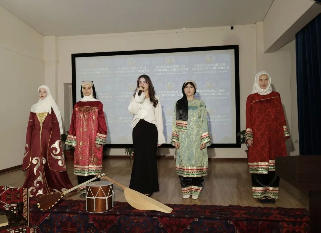 В Профессионально - педагогическом колледже прошёл Международный студенческий форум «Будущее — за дружбой народов» В Профессионально - педагогическом колледже прошёл Международный студенческий форум «Будущее — за дружбой народов»