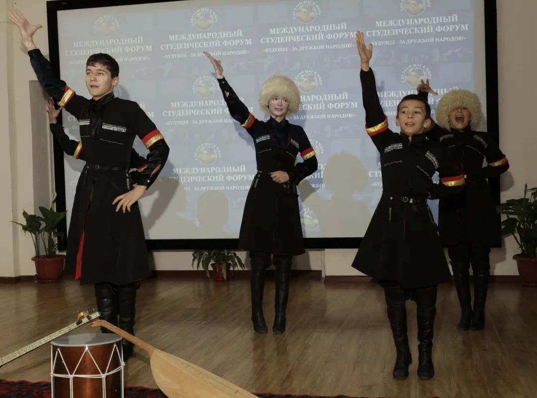 В Профессионально - педагогическом колледже прошёл Международный студенческий форум «Будущее — за дружбой народов» В Профессионально - педагогическом колледже прошёл Международный студенческий форум «Будущее — за дружбой народов»