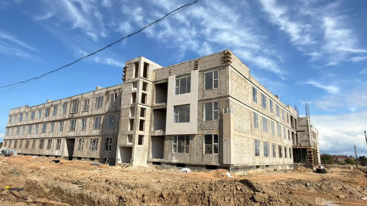 Продолжается строительство школы на 1200 мест в мкр-не «Южный»