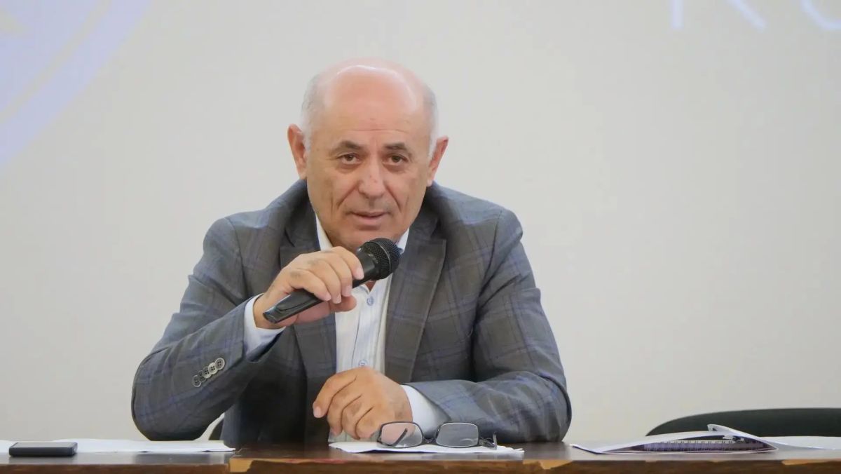 Вторая секция — «Единство народов XXI века: гражданская идентичность и преемственность поколений» была посвящена связи исторического опыта с современными задачами общественного развития Вторая секция — «Единство народов XXI века: гражданская идентичность и преемственность поколений» была посвящена связи исторического опыта с современными задачами общественного развития