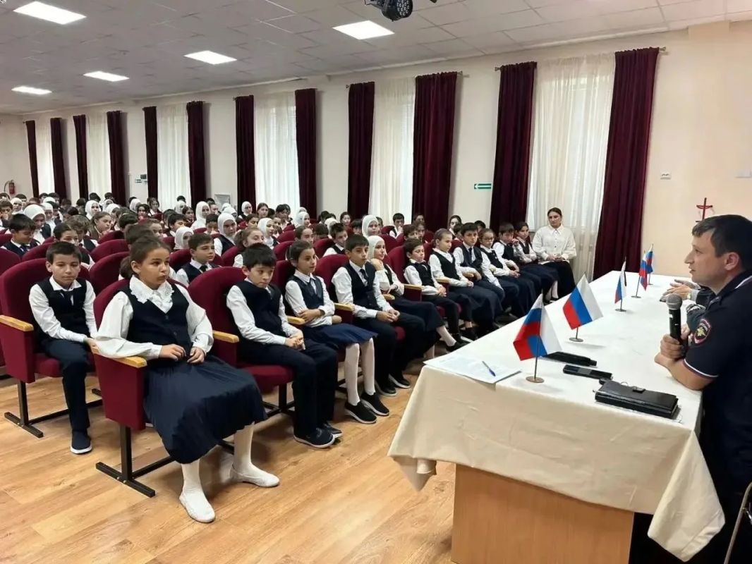 В образовательных организациях Дагестана проходят уроки культуры безопасности В образовательных организациях Дагестана проходят уроки культуры безопасности