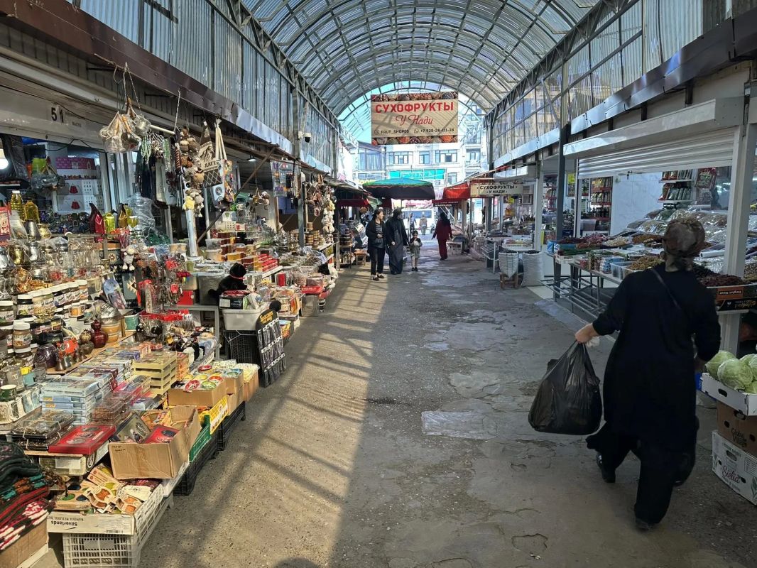 В Дербенте прошло выездное мероприятие по внедрению безналичной оплаты на торговых объектах В Дербенте прошло выездное мероприятие по внедрению безналичной оплаты на торговых объектах