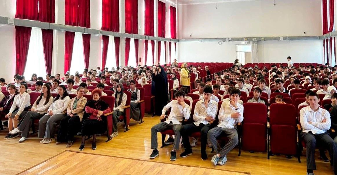 В Хасавюрте лекторская группа обсудила со школьниками вопросы безопасности