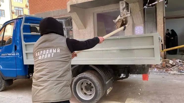 Народный фронт передал пострадавшим от паводков в Дагестане более 46 млн рублей врамках акции «Дагестан, мы с тобой»