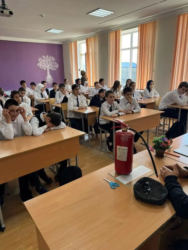 Безопасность начинается со знаний! Безопасность начинается со знаний!