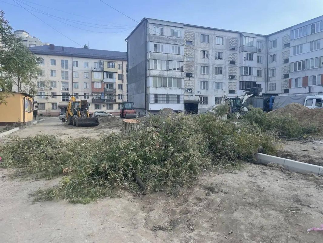 Сотрудниками МБУ «Благоустройство» г. Махачкалы выполнены работы по следующим адресам: Сотрудниками МБУ «Благоустройство» г. Махачкалы выполнены работы по следующим адресам: