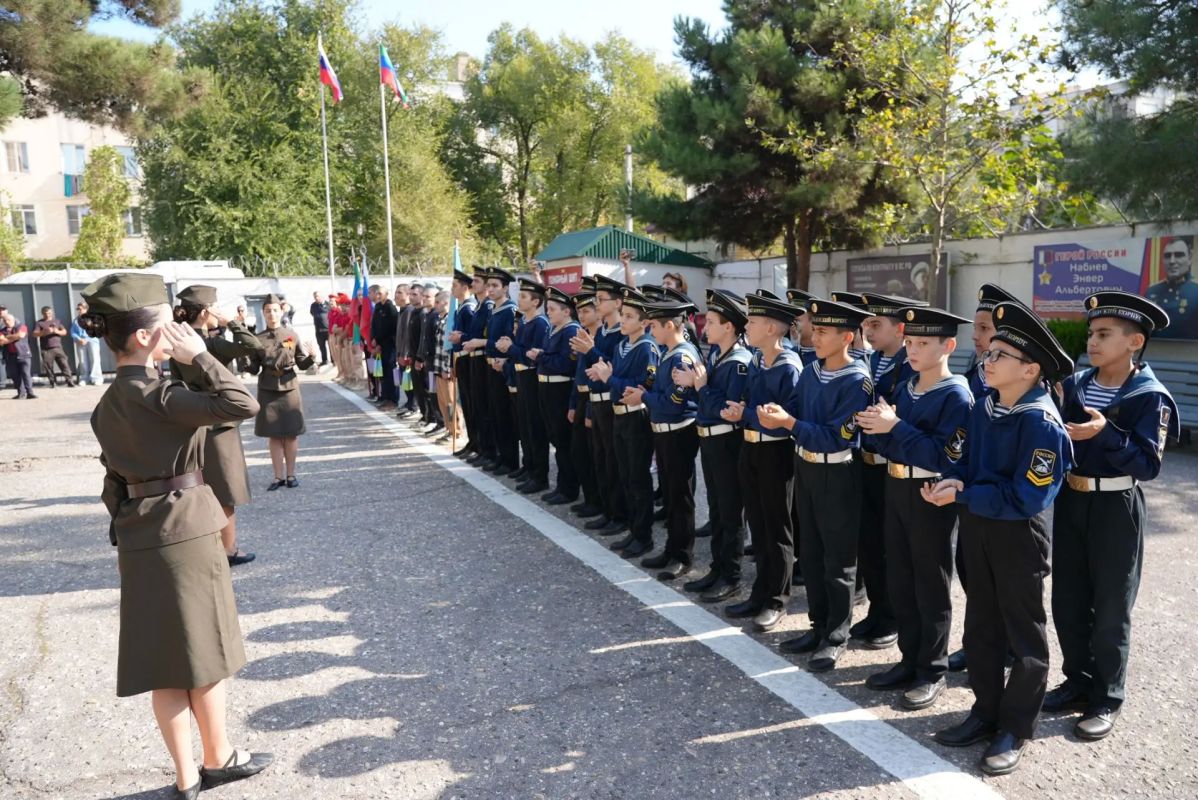 В Каспийске состоялись торжественные проводы призывников на срочную военную службу В Каспийске состоялись торжественные проводы призывников на срочную военную службу