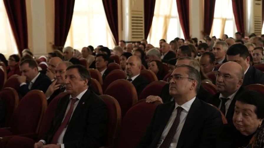 Врио министра экономики и территориального развития Дагестана Адильхан Ахмедов принял участие в торжественном мероприятии, посвящённом 95-летию Дагестанского государственного университета Врио министра экономики и территориального развития Дагестана Адильхан Ахмедов принял участие в торжественном мероприятии, посвящённом 95-летию Дагестанского государственного университета