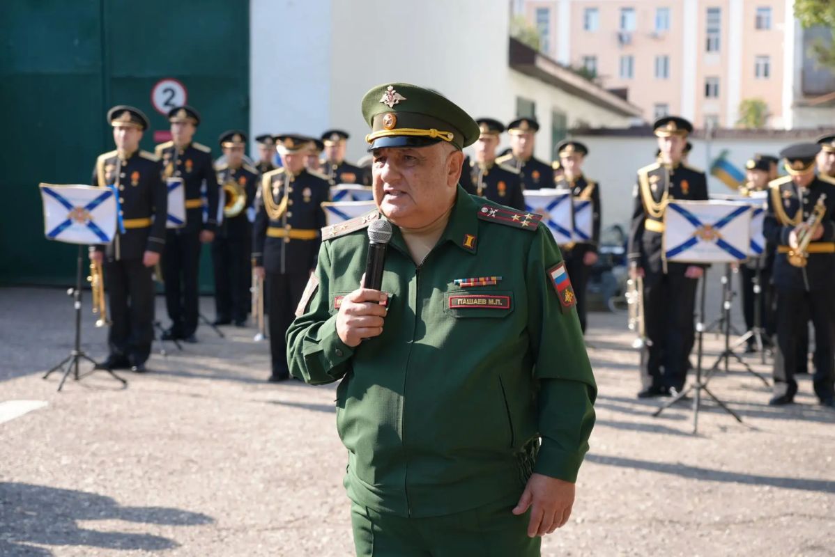 В Каспийске состоялись торжественные проводы призывников на срочную военную службу В Каспийске состоялись торжественные проводы призывников на срочную военную службу