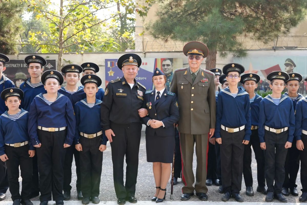 В Каспийске состоялись торжественные проводы призывников на срочную военную службу В Каспийске состоялись торжественные проводы призывников на срочную военную службу