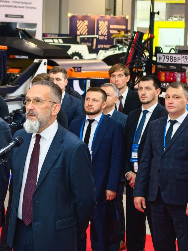 Принял участие в заключительном, третьем дне выставки «Дорога 2026» Принял участие в заключительном, третьем дне выставки «Дорога 2026»