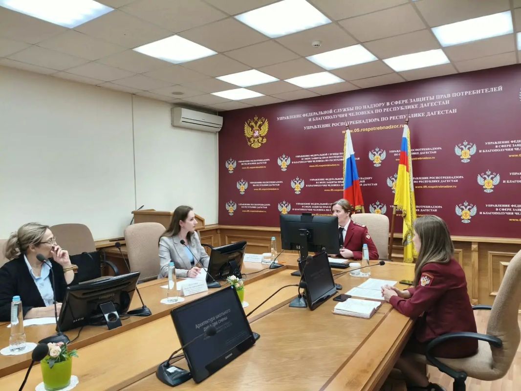 Управление Роспотребнадзора по Республике Дагестан и Минобрнауки РД обсудили санитарную безопасность в школах с двухсменным режимом обучения