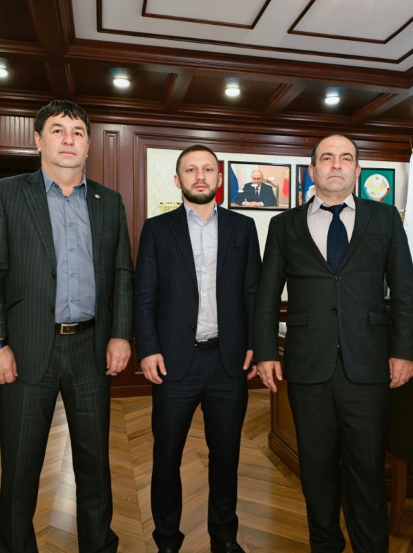 Джамбулат Гаджиев провёл встречу с представителями общественных организаций