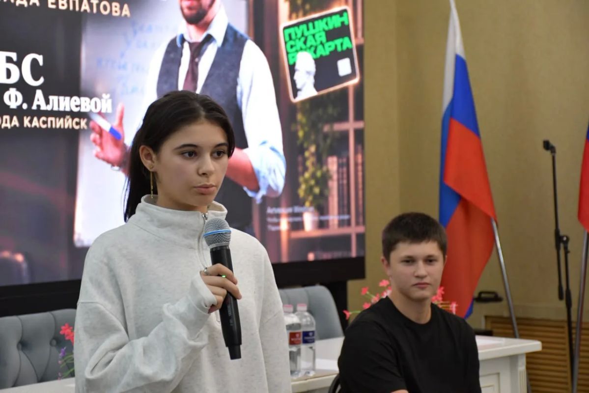 Слова имеют огромную силу, а красиво и уверенно выражать свои мысли — это настоящее искусство, овладеть которым под силу каждому Слова имеют огромную силу, а красиво и уверенно выражать свои мысли — это настоящее искусство, овладеть которым под силу каждому