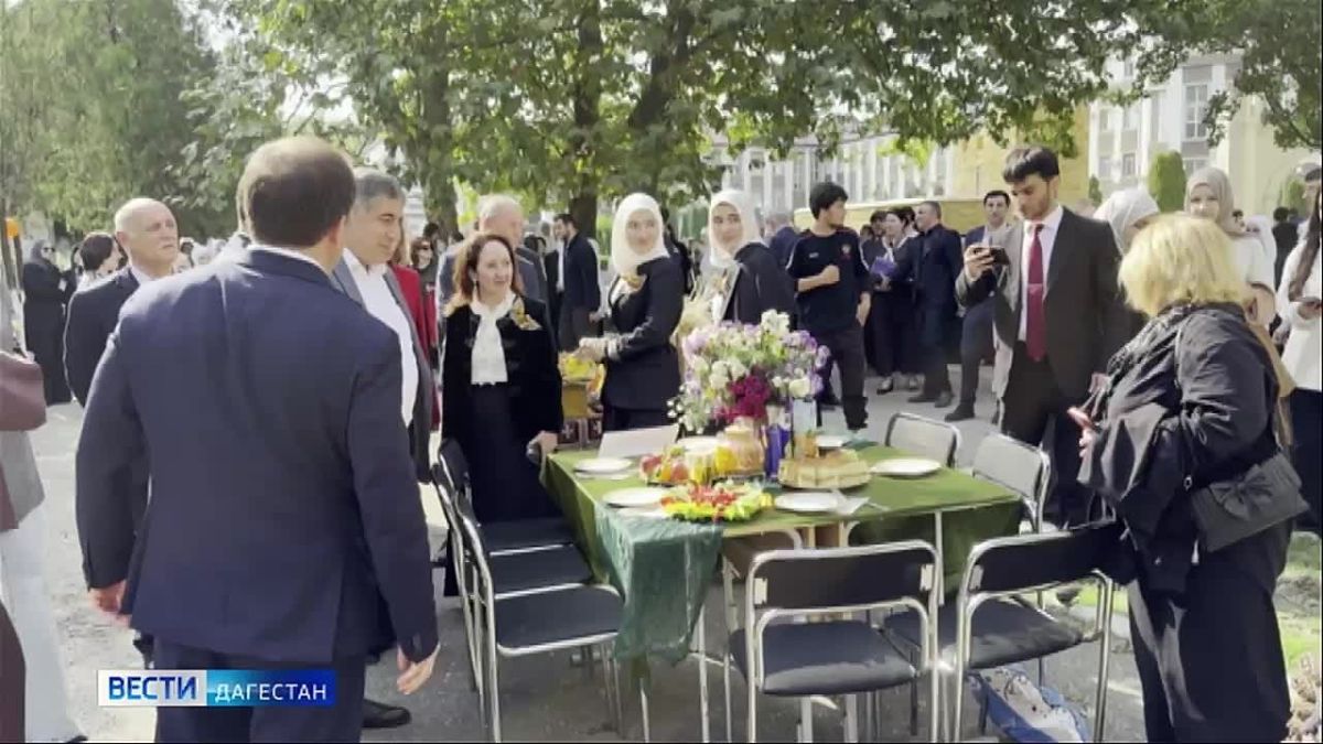 В колледже ДГПУ имени Расула Гамзатова прошла осенняя ярмарка «Марафон профессий: Семь шагов к успеху»