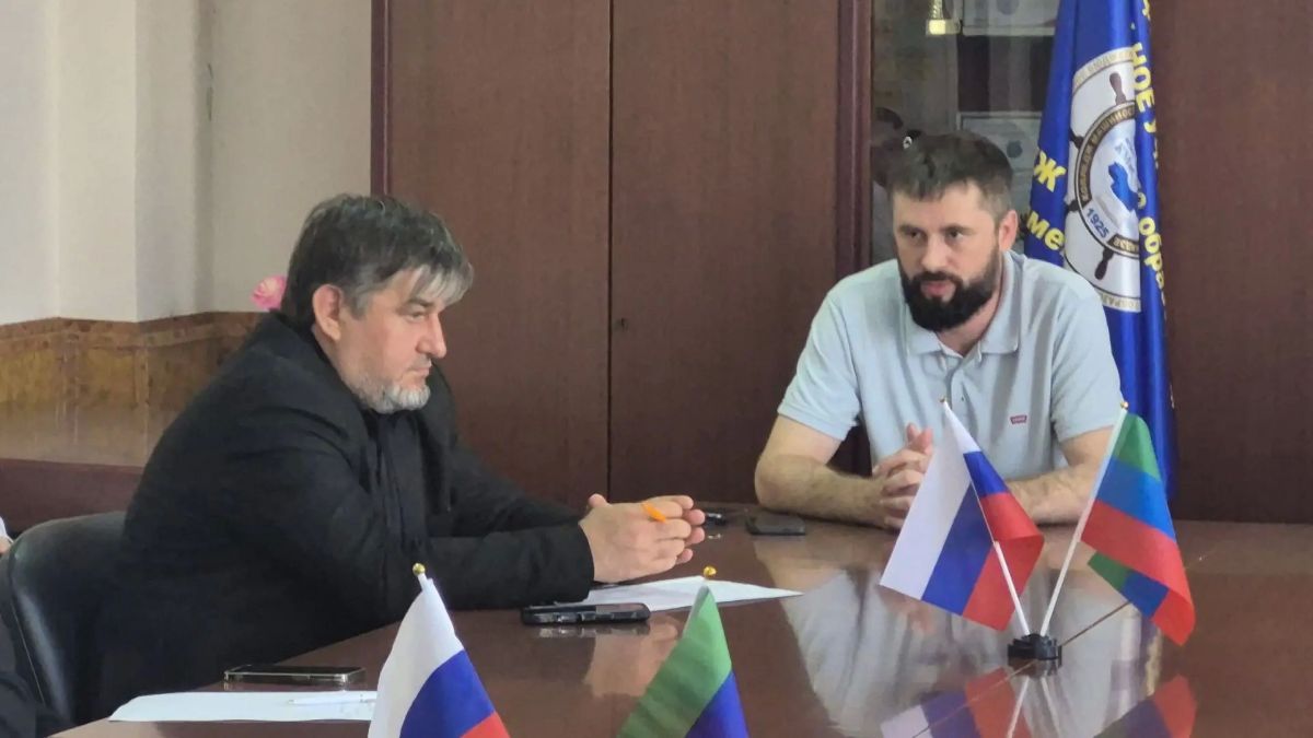 Студенты Колледжа машиностроения встретились с представителями «Каспийского завода точной механики» Студенты Колледжа машиностроения встретились с представителями «Каспийского завода точной механики»