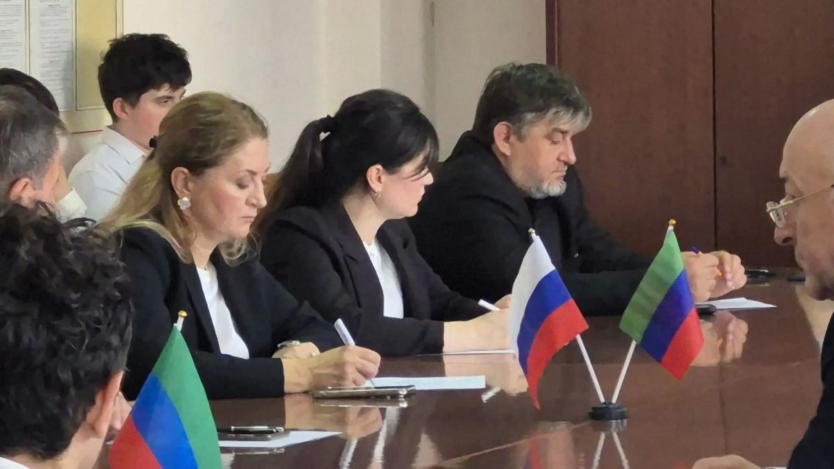 Студенты Колледжа машиностроения встретились с представителями «Каспийского завода точной механики» Студенты Колледжа машиностроения встретились с представителями «Каспийского завода точной механики»