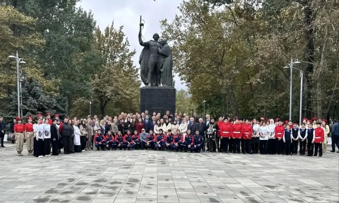 В рамках IV Международного форума соотечественников в Махачкале прошли памятные мероприятия — заседание международного молодежного клуба и телемост «Честь превыше всего», посвященный борьбе с терроризмом и фашизмом