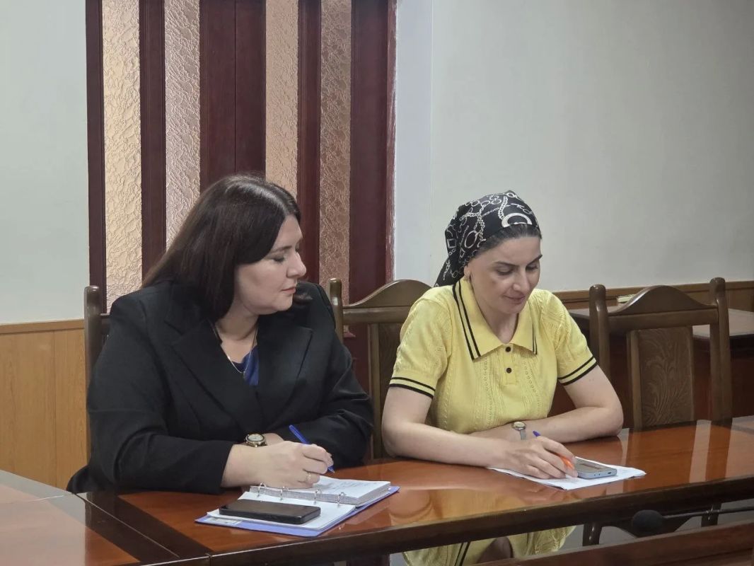 Под руководством первого заместителя министра образования и науки Аиды Далгатовой прошло рабочее совещание в формате ВКС с руководителями муниципальных органов управления образованием и государственных общеобразовательных... Под руководством первого заместителя министра образования и науки Аиды Далгатовой прошло рабочее совещание в формате ВКС с руководителями муниципальных органов управления образованием и государственных общеобразовательных...