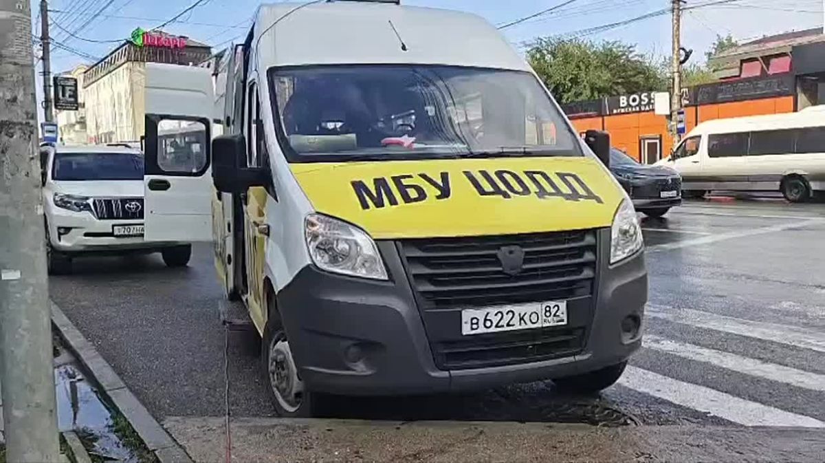 На улице Гайдара Гаджиева, 11в, начались подготовительные работы по обустройству пандуса