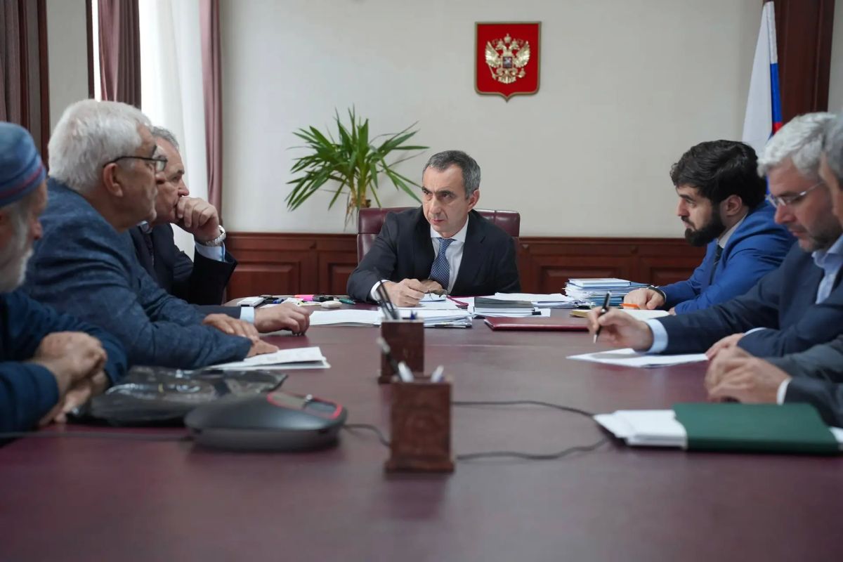 Земельный вопрос СПК имени Кара Караева рассмотрели в Минимуществе