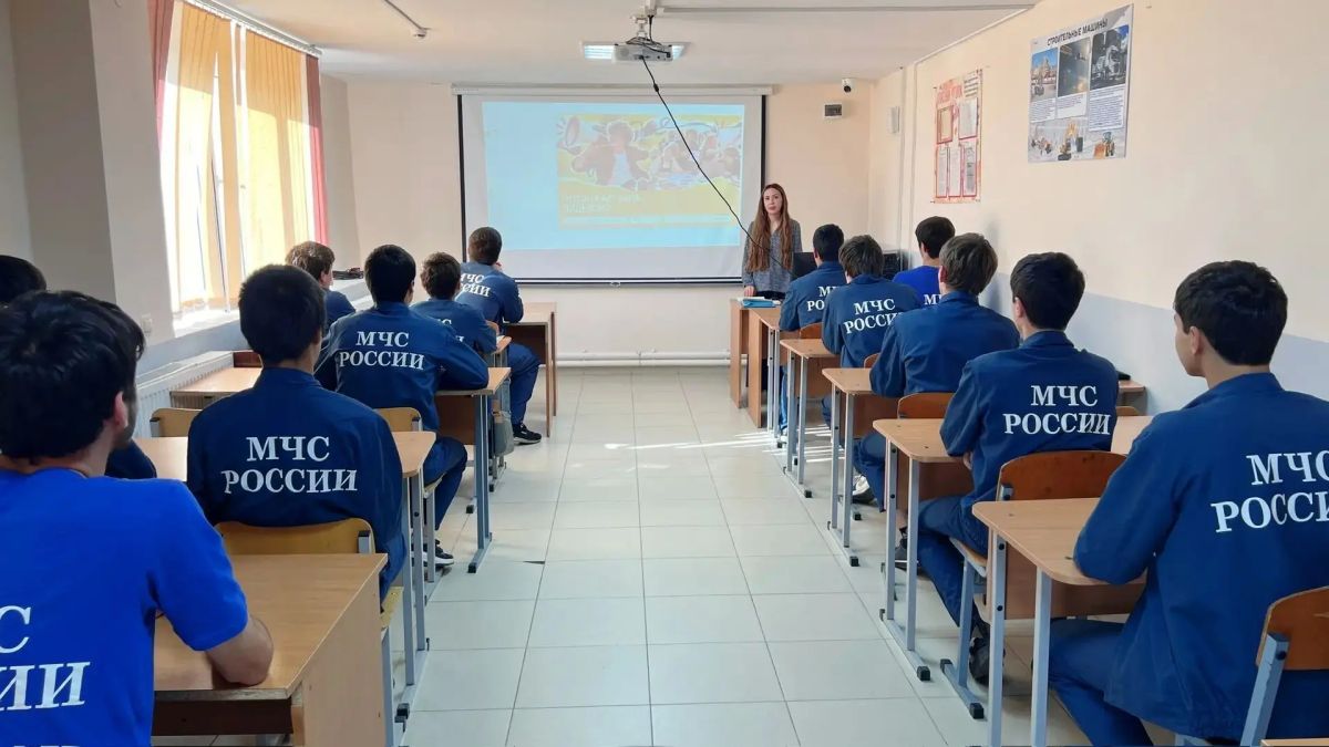 Сегодня в колледжах республики прошли занятия «Разговоры о важном»