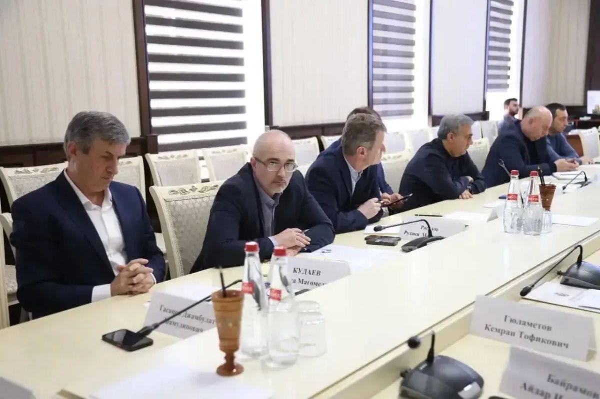 Абдурахман Махмудов оценил результаты работы по противодействию нелегальной занятости в Дербенте Абдурахман Махмудов оценил результаты работы по противодействию нелегальной занятости в Дербенте