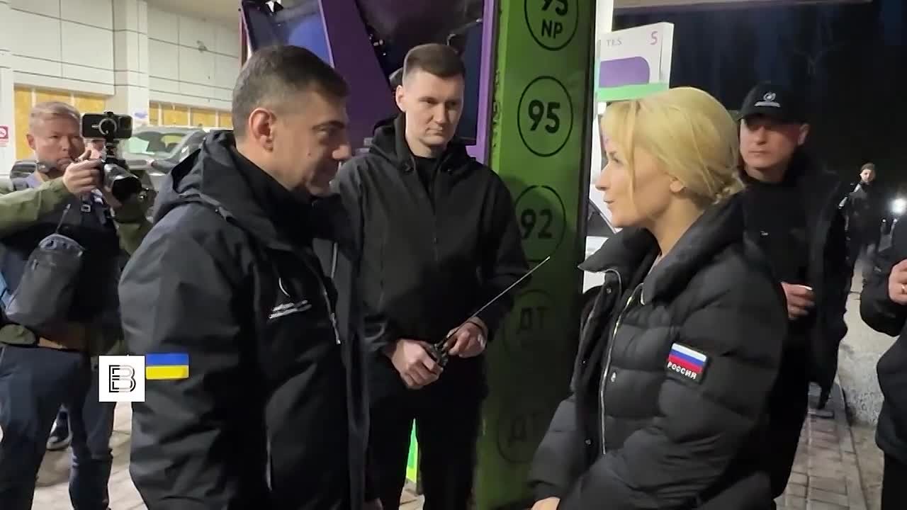 В Алешках состоялась встреча вице-спикера Госдумы Яны Лантратовой с украинским омбудсменом Дмитрием Лубинцом