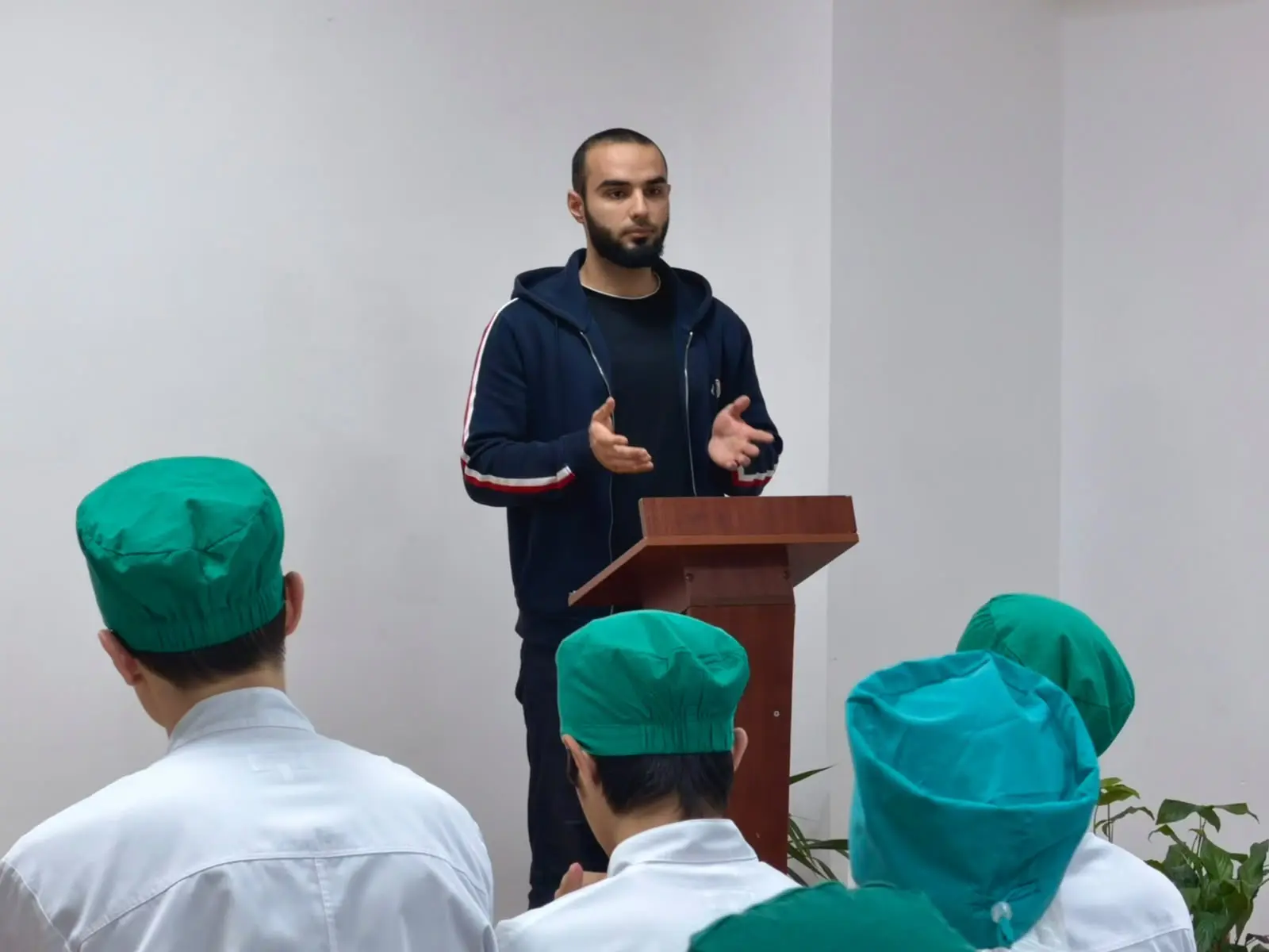 Терроризму и экстремизму — нет: в Каспийске прошла профилактическая встреча со студентами