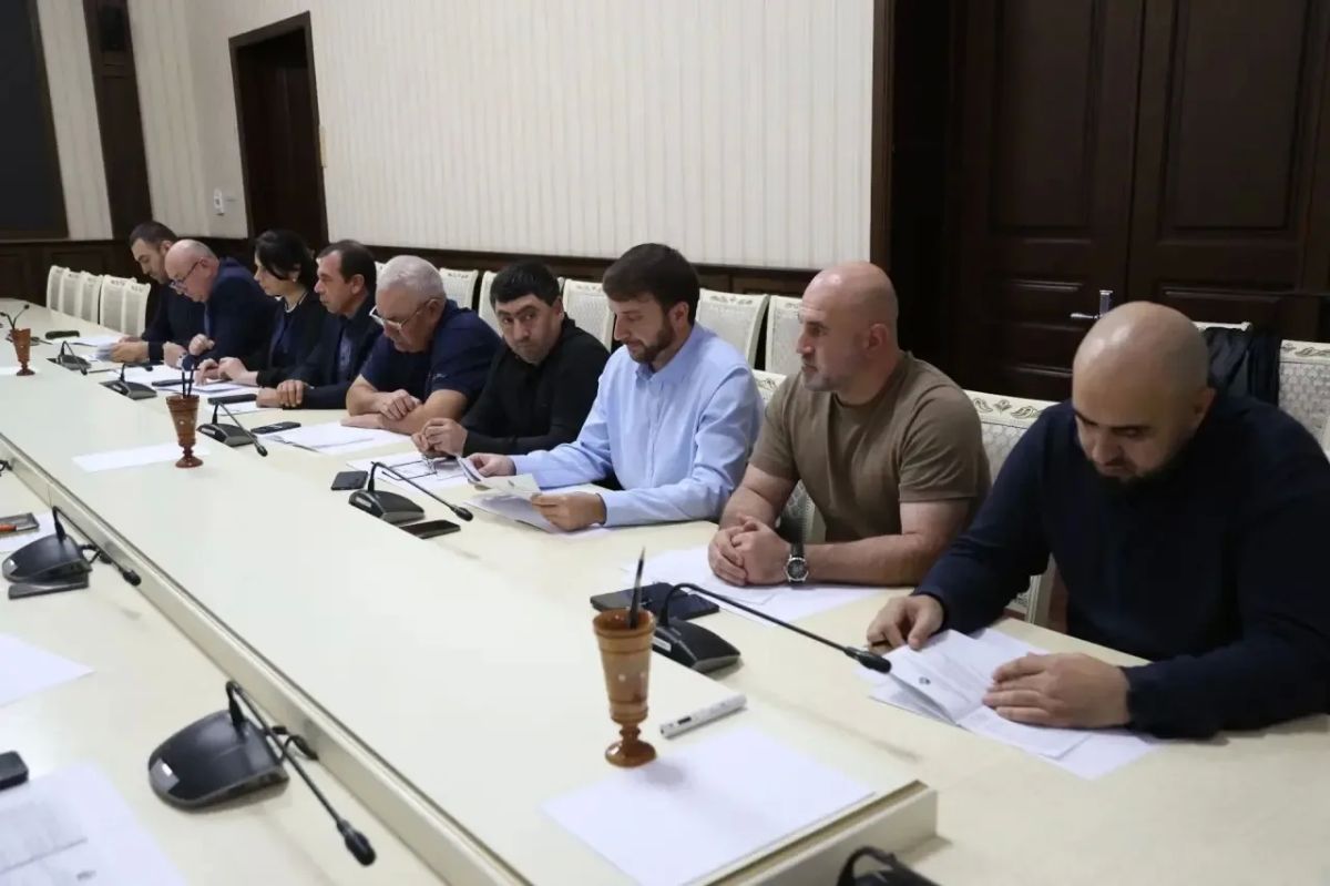 Сегодня, 30 октября, состоялось заседание Президиума Собрания депутатов, которое провёл председатель Собрания Мухамед Агабалаев Сегодня, 30 октября, состоялось заседание Президиума Собрания депутатов, которое провёл председатель Собрания Мухамед Агабалаев