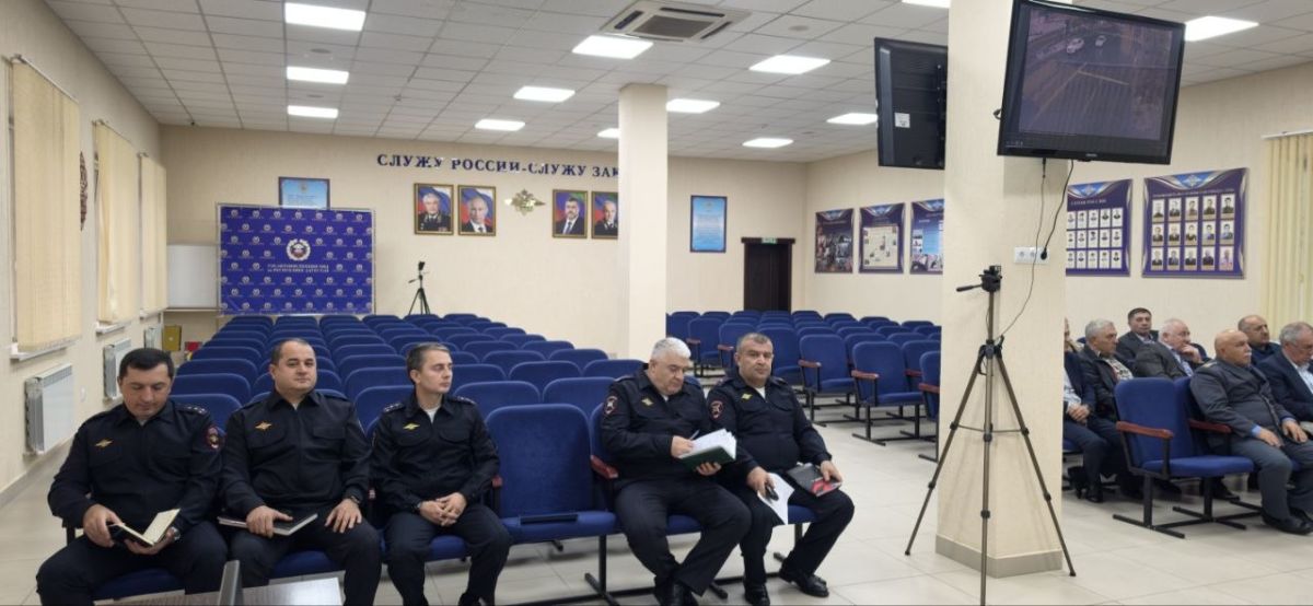 В Госавтоинспекции обсудили вопросы безопасности пассажирских перевозок В Госавтоинспекции обсудили вопросы безопасности пассажирских перевозок